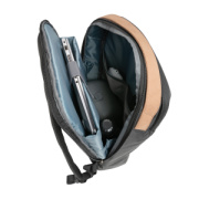 Dvojtónový batoh na 15,6" notebook Impact z 300D rPET AWARE™ - XD Xclusive