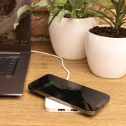Bezdrôtová nabíjačka 10W s USB výstupmi z RCS recykl. plastu - XD Collection