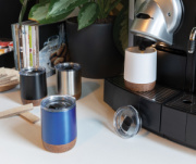 Malý korkový termohrnček z RCS recykl. ocele - XD Collection