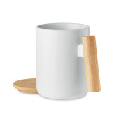 Porcelánový hrnček s viečkom