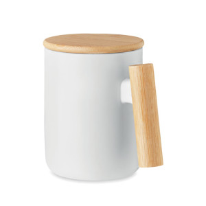 Porcelánový hrnček s viečkom