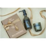 Wellmark Discovery dávkovač mydla na ruky a sada vonných sviečok - Wellmark