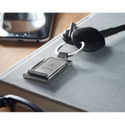 Kľúčenka a stojan na telefón