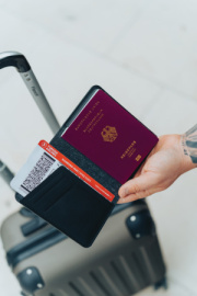 Cestovná peňaženka s lokátorom Travelfinder z RCS polyesteru - XD Collection