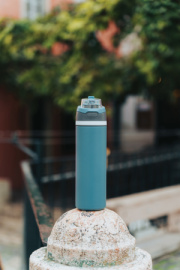 Uzatvárateľná fľaša Omni Sip 720ml z RCS recyklovanej ocele - XD Collection