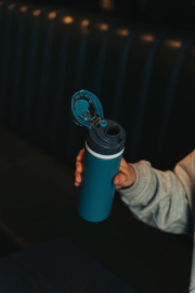 Uzatvárateľná fľaša Omni Sip 720ml z RCS recyklovanej ocele - XD Collection