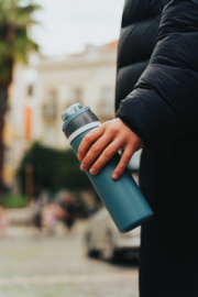 Uzatvárateľná fľaša Omni Sip 720ml z RCS recyklovanej ocele - XD Collection