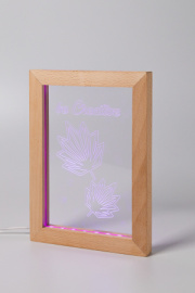Woodiframe LED svetelná trofej
