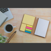 Zápisník s lepiacimi papierikmi - M-Collection