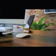 Držiak na mobil z bambusu - M-Collection