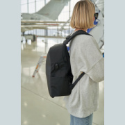 Batoh s portom USB - M-Collection