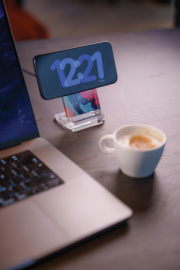 Magnetický bezdrôtový nabíjací stojan Magcharge 15W - XD Collection