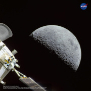 NOTIQUE Poznámkový kalendár NASA 2026, 30 x 30 cm