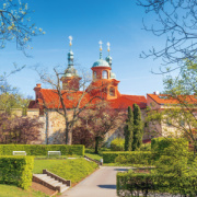 NOTIQUE Poznámkový kalendár Praha 2026, 30 x 30 cm