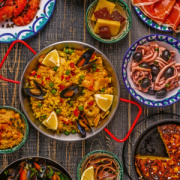 NOTIQUE Poznámkový kalendár Gourmet 2026, 30 x 30 cm