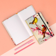 NOTIQUE Notes Vtáčiky – sakura Kateřiny Winterové, linajkovaný, 13 x 21 cm