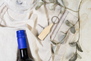 Vinofob prívesok na kľúče s multifunkčným nástrojom