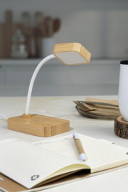 VoltGlow stolná lampa s bezdrôtovou nabíjačkou