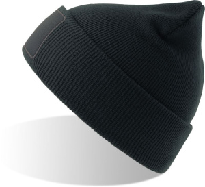 Pletená čiapka s nášivkou