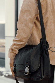KENTO URBAN RCS recyklovaný nylonový 15,6-palcový messenger - XD Xclusive