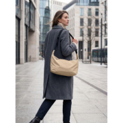 Nylonová crossbody taška SLING