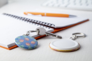 KeyBadge Mini prívesok na kľúče gombík