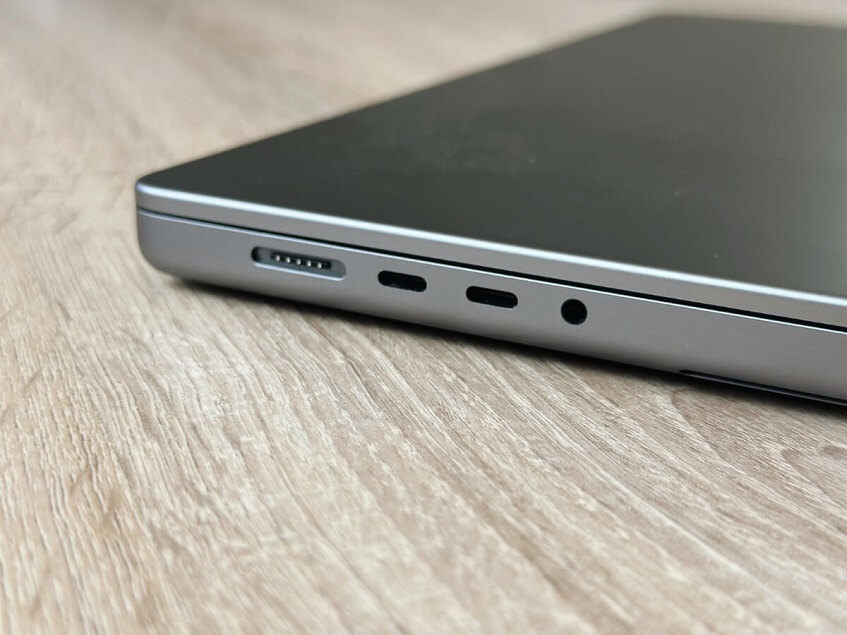 USB-C porty na notebooku MacBook Pro
