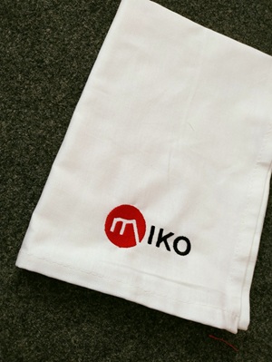 Obrus - výšivka - Miko