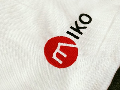 Uterák - výšivka - detail